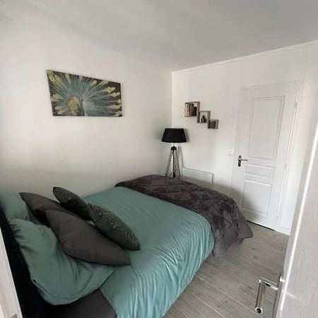 Appartement 1 Chambre Proche Gare Et Centre Ville Poissy Buitenkant foto